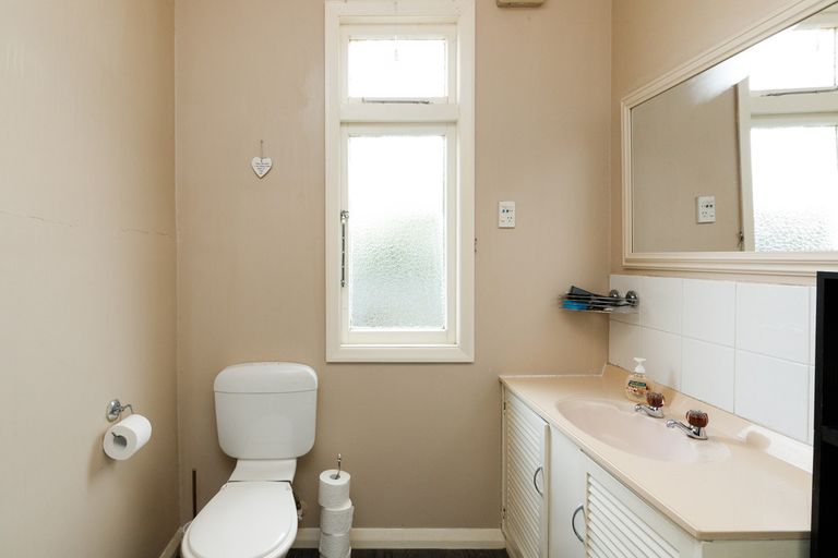 Photo of property in 31 Miro Street, Takaro, Palmerston North, 4410