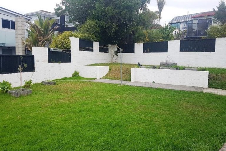 Photo of property in 254 Glamorgan Drive, Northcross, Auckland, 0630