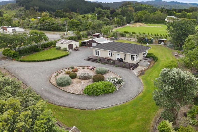 Photo of property in 170 Gladstone Road, Levin, 5571