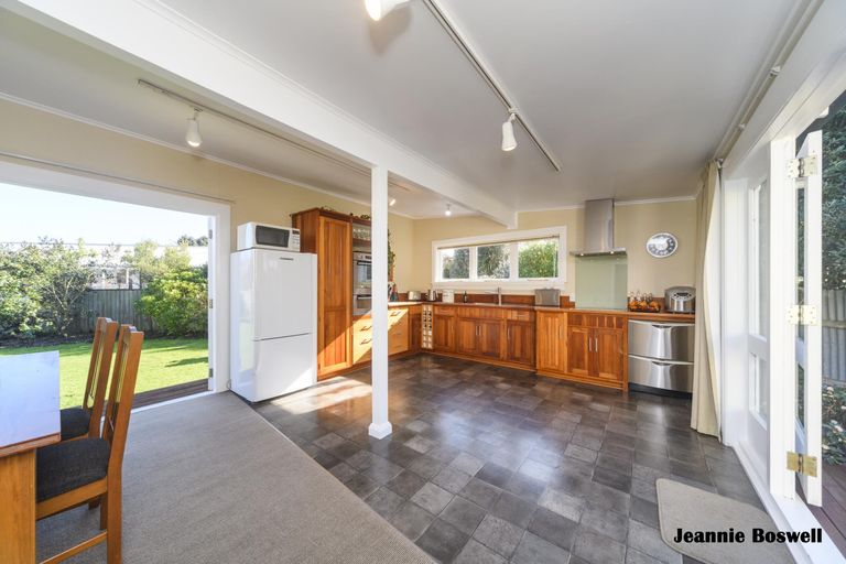 Photo of property in 122 Linton Street, West End, Palmerston North, 4410