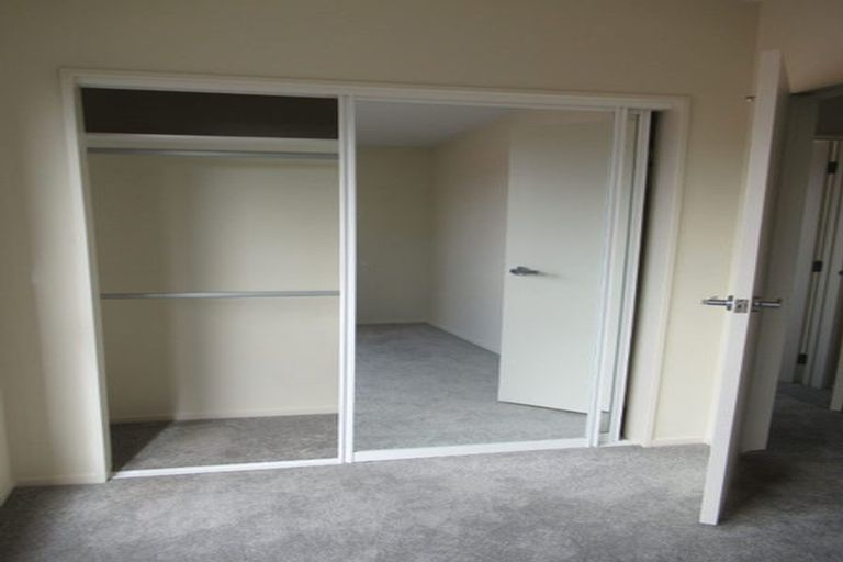 Photo of property in 2 Nikau Street, New Lynn, Auckland, 0600