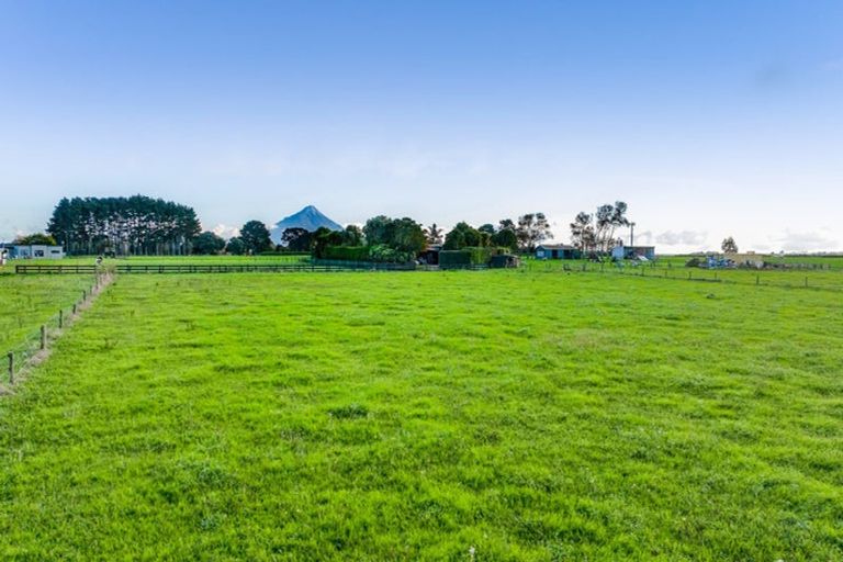 Photo of property in 84 Mawhitiwhiti Road, Normanby, Hawera, 4675
