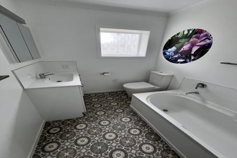 Photo of property in 10 Severn Street, Green Island, Dunedin, 9018