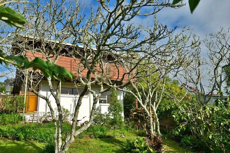 Photo of property in 47 Stapleford Crescent, Browns Bay, Auckland, 0630