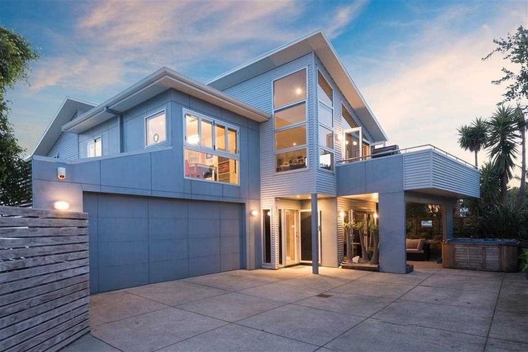 Photo of property in 17b Tui Street, Mount Maunganui, 3116