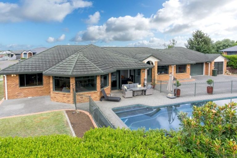 Photo of property in 2 Wexford Rise, Nawton, Hamilton, 3200