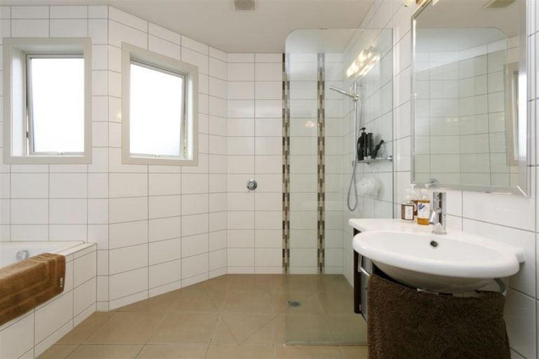 Photo of property in 28 Vaucluse Drive, Nukuhau, Taupo, 3330