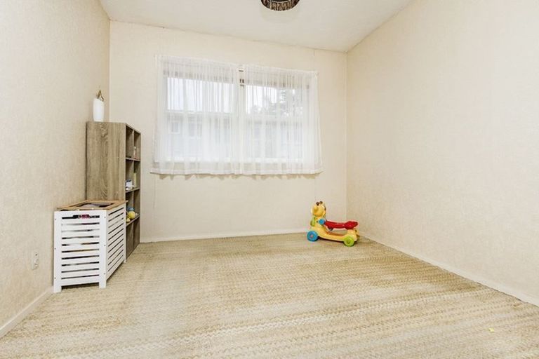 Photo of property in 73 Lynden Avenue, Hillcrest, Auckland, 0627