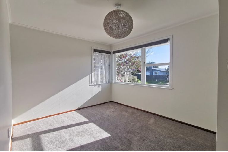 Photo of property in 123 Edgewater Drive, Pakuranga, Auckland, 2010