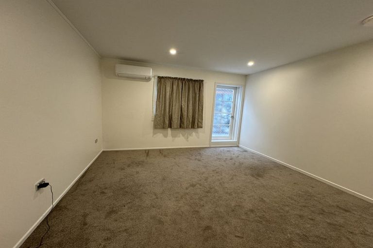 Photo of property in 1/14 Chequers Avenue, Glenfield, Auckland, 0629