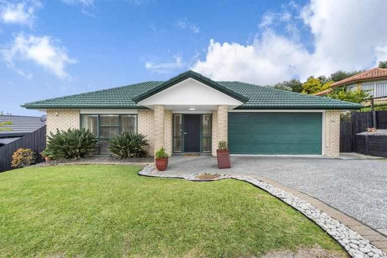 Photo of property in 27 Roy Maloney Drive, Henderson, Auckland, 0612