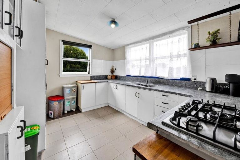 Photo of property in 77 Ngatai Street, Manaia, 4612