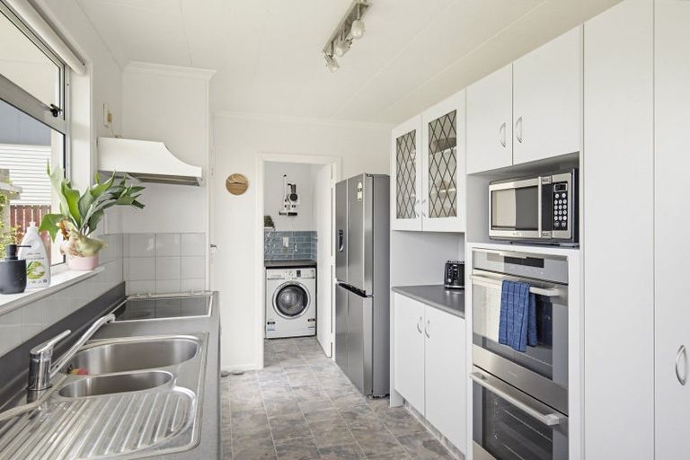 Photo of property in 22 Gray Avenue, Paraparaumu Beach, Paraparaumu, 5032