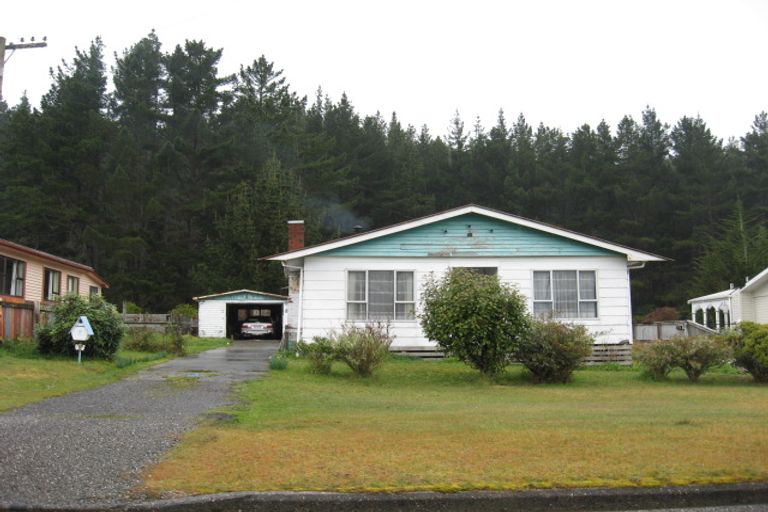Photo of property in 2 Mawhera Street, Dobson, Greymouth, 7805
