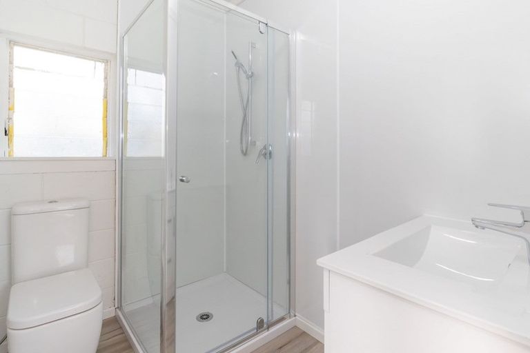 Photo of property in 34 Hellyers Street, Birkdale, Auckland, 0626