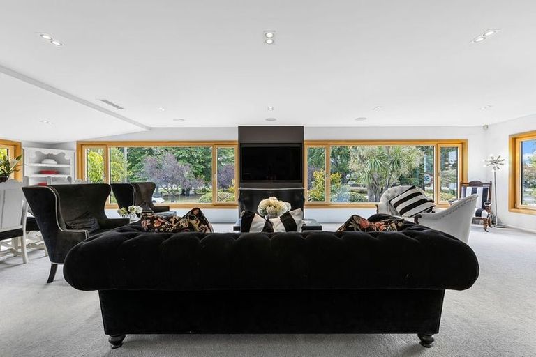 Photo of property in 2 Crichton Terrace, Cashmere, Christchurch, 8022