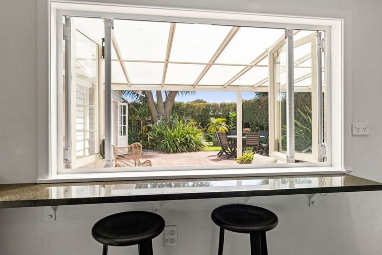 Photo of property in 18 David Street, Westown, New Plymouth, 4310