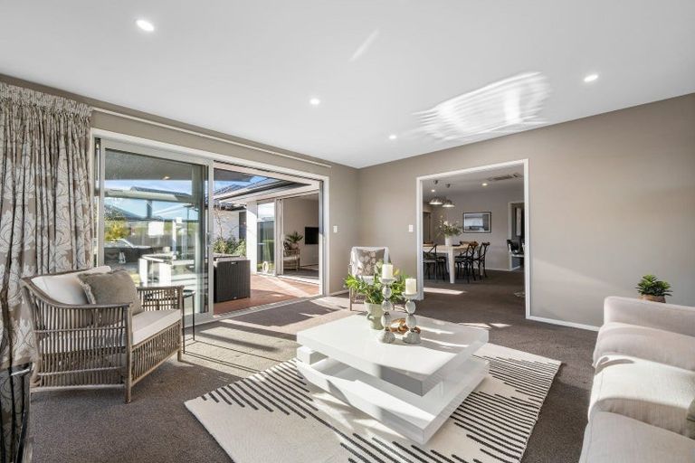 Photo of property in 8 Whincops Road, Halswell, Christchurch, 8025