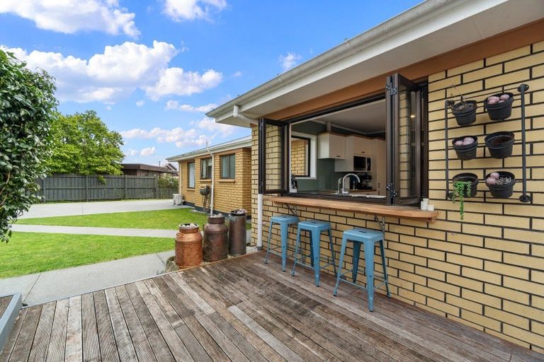 Photo of property in 2 Sheridan Crescent, Leamington, Cambridge, 3432