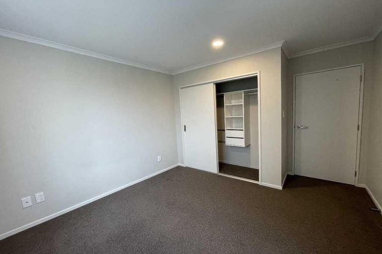Photo of property in 23 Warbler Crescent, Papakura, 2110