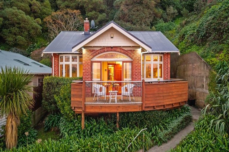 Photo of property in 450 Evans Bay Parade, Hataitai, Wellington, 6021