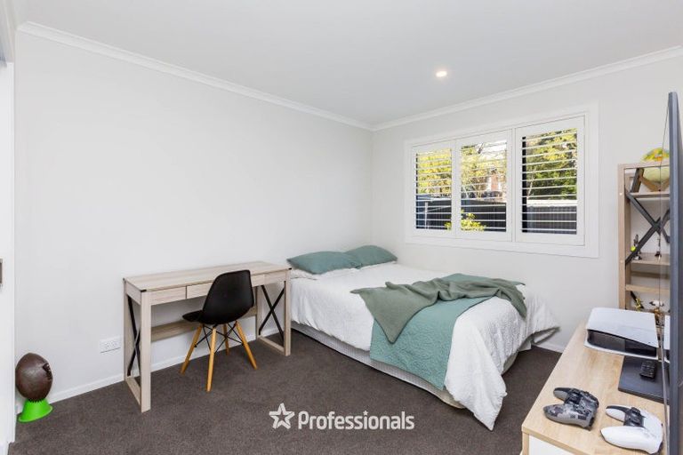 Photo of property in 5 Nikau Lane, Timberlea, Upper Hutt, 5018