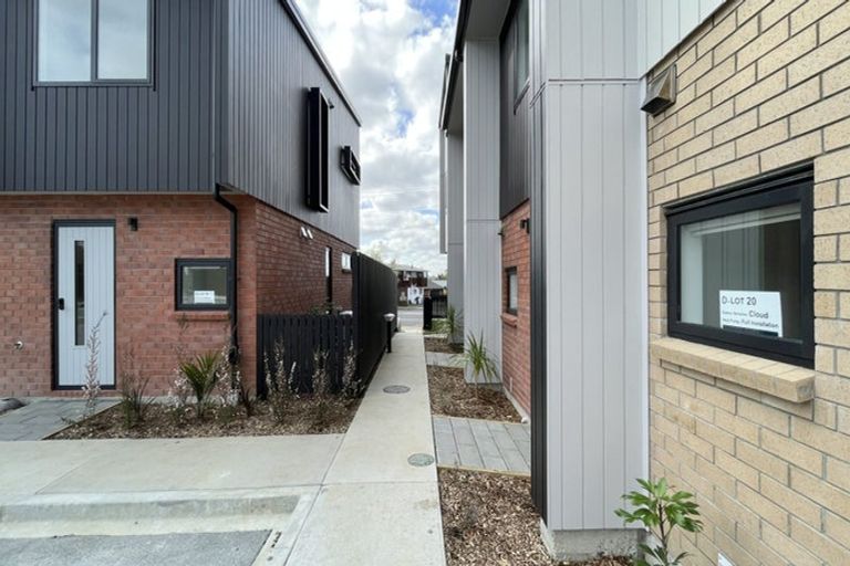 Photo of property in 4/476 West Coast Road, Glen Eden, Auckland, 0602