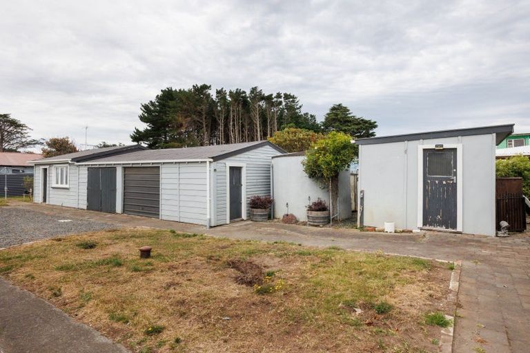 Photo of property in 27 Punga Street, Tangimoana, 4822