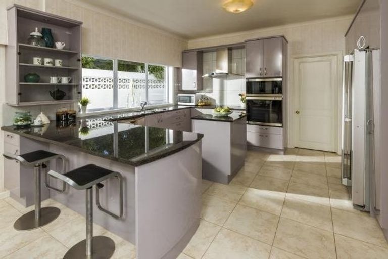 Photo of property in 78 Becroft Drive, Forrest Hill, Auckland, 0620