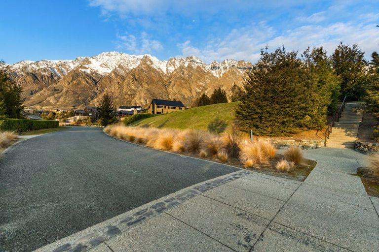 Photo of property in 25 Rannoch Drive, Jacks Point, Queenstown, 9371