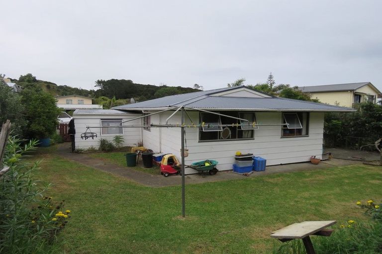 Photo of property in 16 Stratford Drive, Cable Bay, 0420