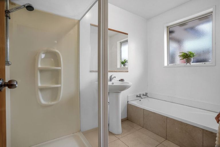 Photo of property in 17 Broadbent Street, Riccarton, Christchurch, 8041