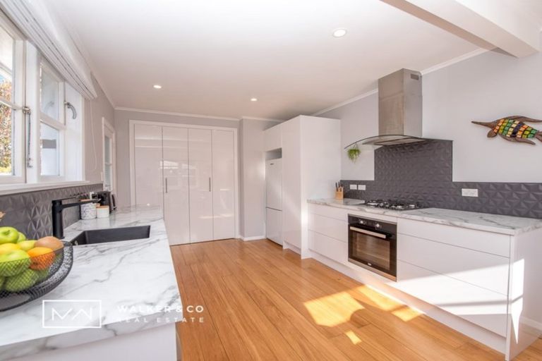 Photo of property in 4 Courtenay Road, Heretaunga, Upper Hutt, 5018