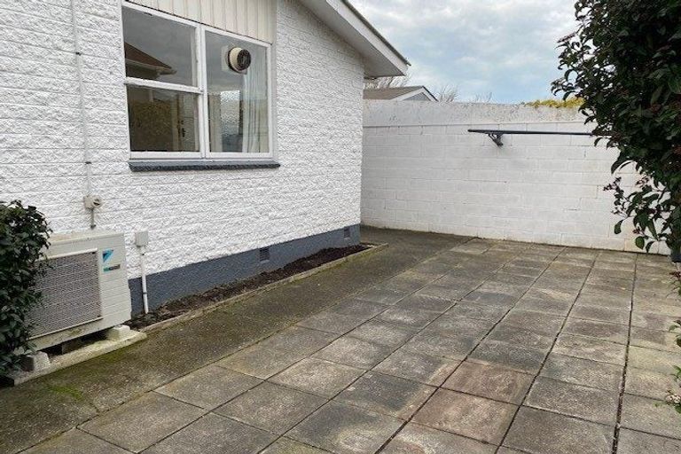 Photo of property in 1/1 Coles Place, St Albans, Christchurch, 8014