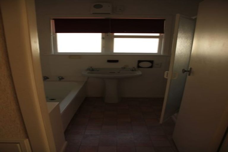 Photo of property in 127 Parkvale Road, Karori, Wellington, 6012