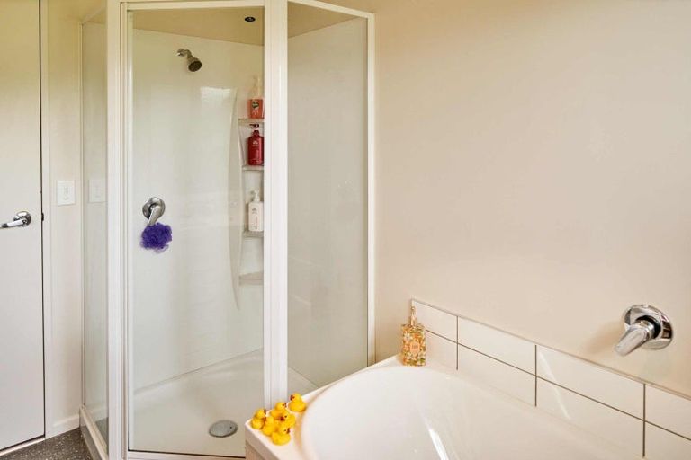 Photo of property in 38 Speldhurst Grove, Stokes Valley, Lower Hutt, 5019