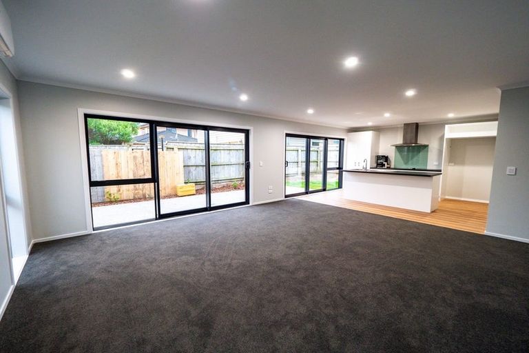 Photo of property in 8 Koru Loop, Paraparaumu, 5032