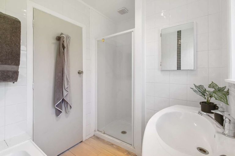 Photo of property in 63 Saffron Street, Birkdale, Auckland, 0626