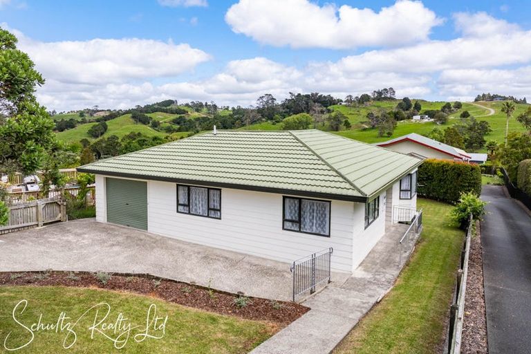 Photo of property in 13a Whaka Street, Maungaturoto, 0520