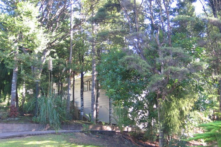 Photo of property in 5 Kaurimu Rise, Titirangi, Auckland, 0604