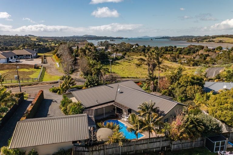 Photo of property in 76 Skudders Beach Road, Kerikeri, 0294