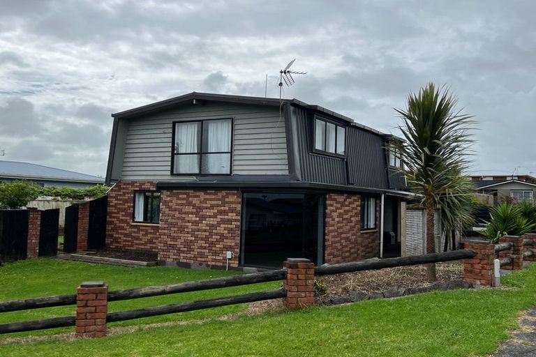 Photo of property in 44 Park Lane, Waitara, 4320