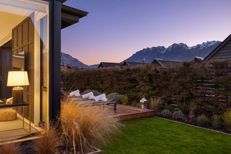 Photo of property in 6 Fife Court, Jacks Point, Queenstown, 9371