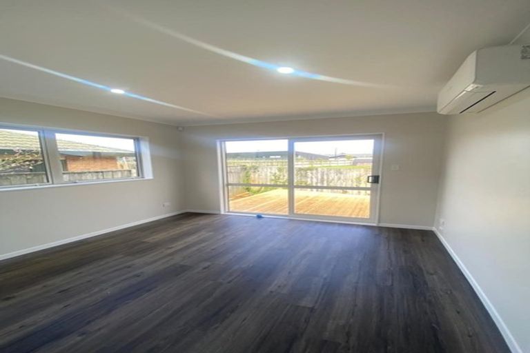 Photo of property in 13 Portrush Lane, Takanini, 2112