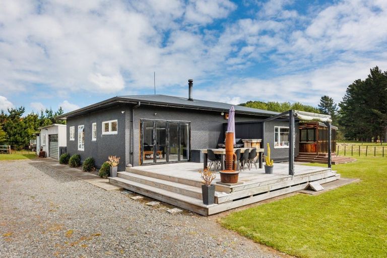 Photo of property in 17 Raumai Road, Bulls, 4894