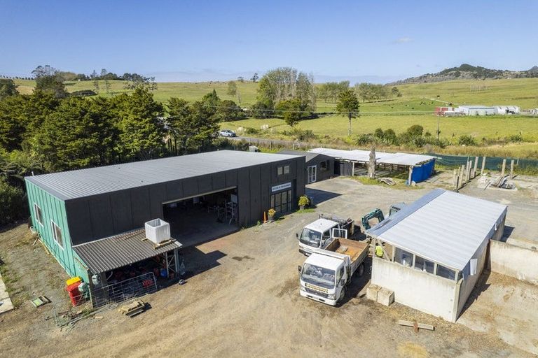 Photo of property in 35 Pataua Road South, Parua Bay, Onerahi, 0192