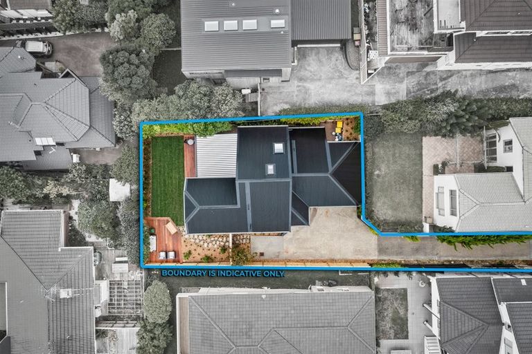 Photo of property in 2/47 Rangitoto Terrace, Milford, Auckland, 0620