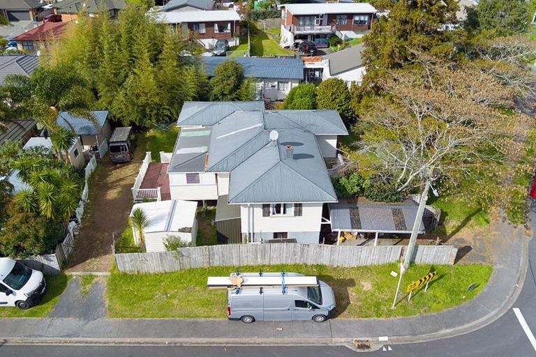 Photo of property in 56 Clayburn Road, Glen Eden, Auckland, 0602