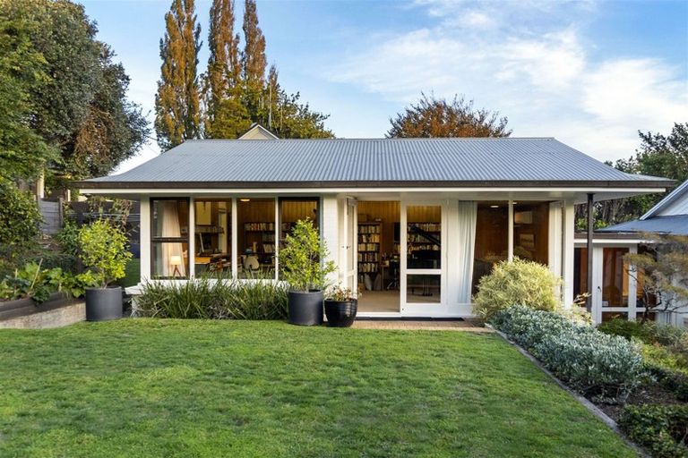 Photo of property in 6 Woodstock Road, Fairfield, Hamilton, 3214