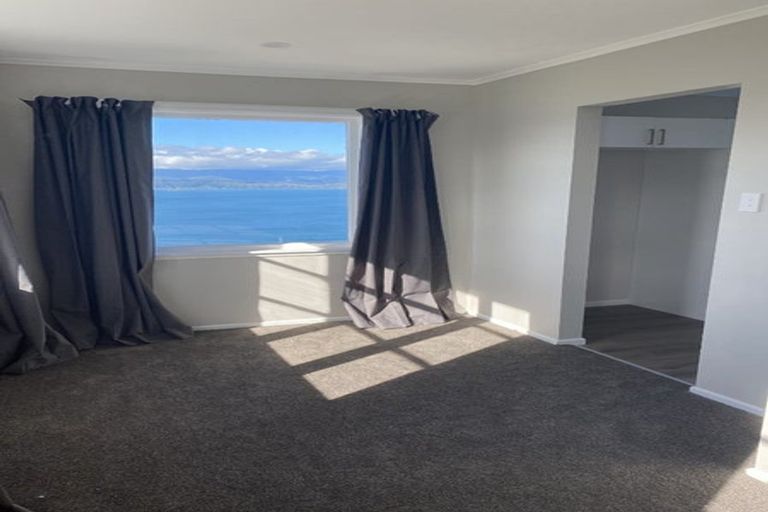 Photo of property in 94 Nicholson Road, Khandallah, Wellington, 6035